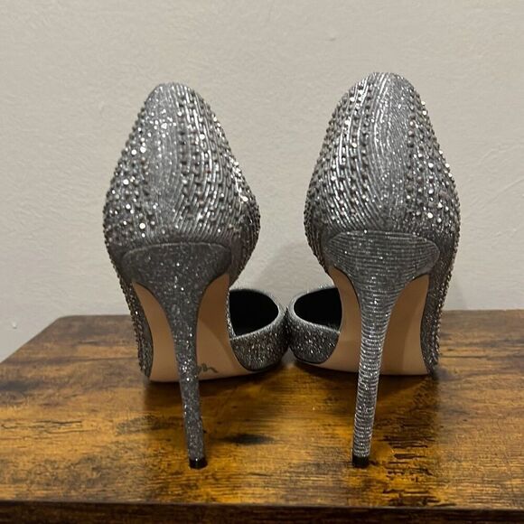 Steve Madden silver sparkles and shimmery rhinestones pointed toe stilettos. Siz - Picture 7 of 12